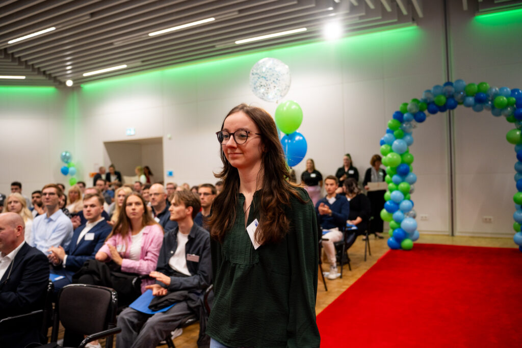 Luisa Sophie Jahn bei der Bestenehrung der S-IHK Hagen.